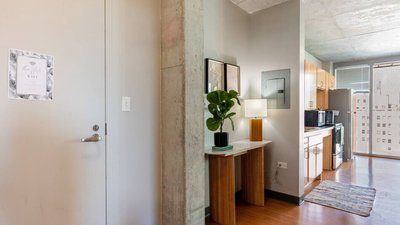 Photo of Others in The Loop