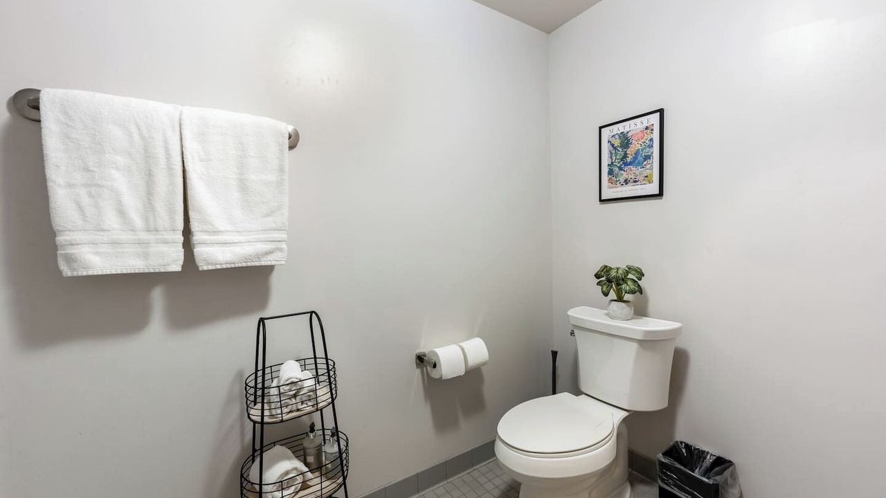 Photo of Bathroom in Printers Row