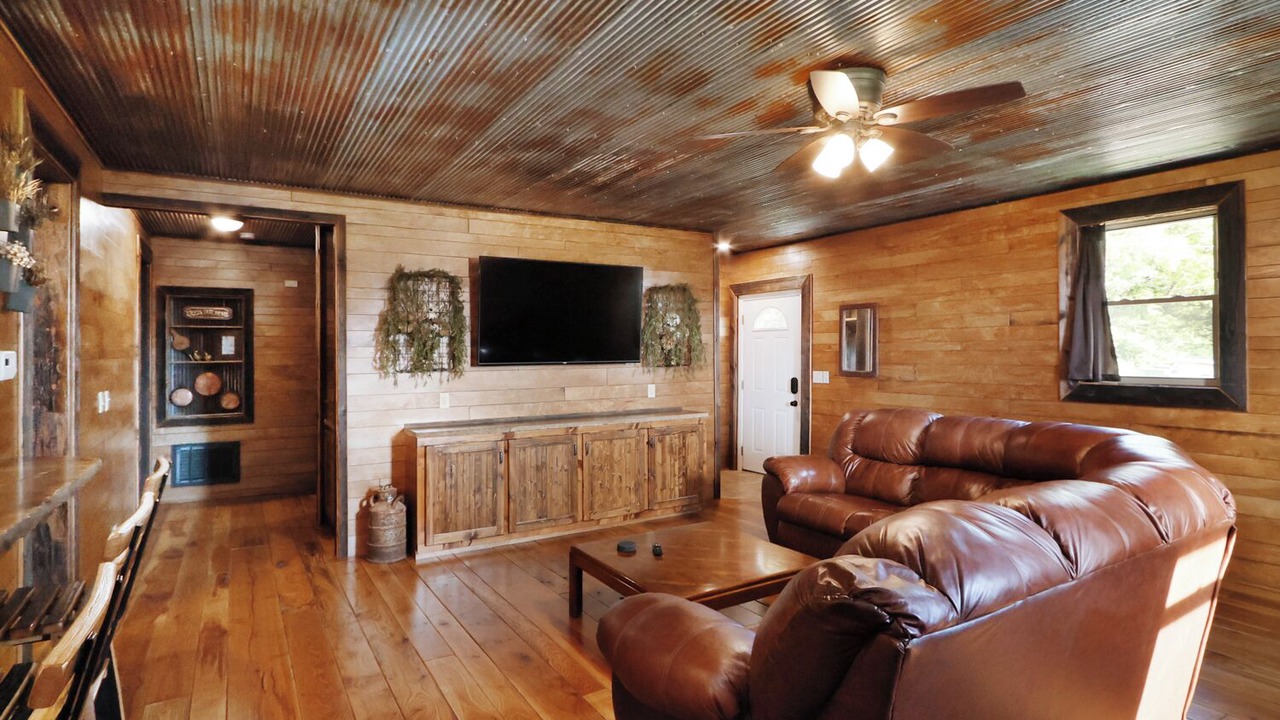 Photo of Livingroom in Grandview Plaza