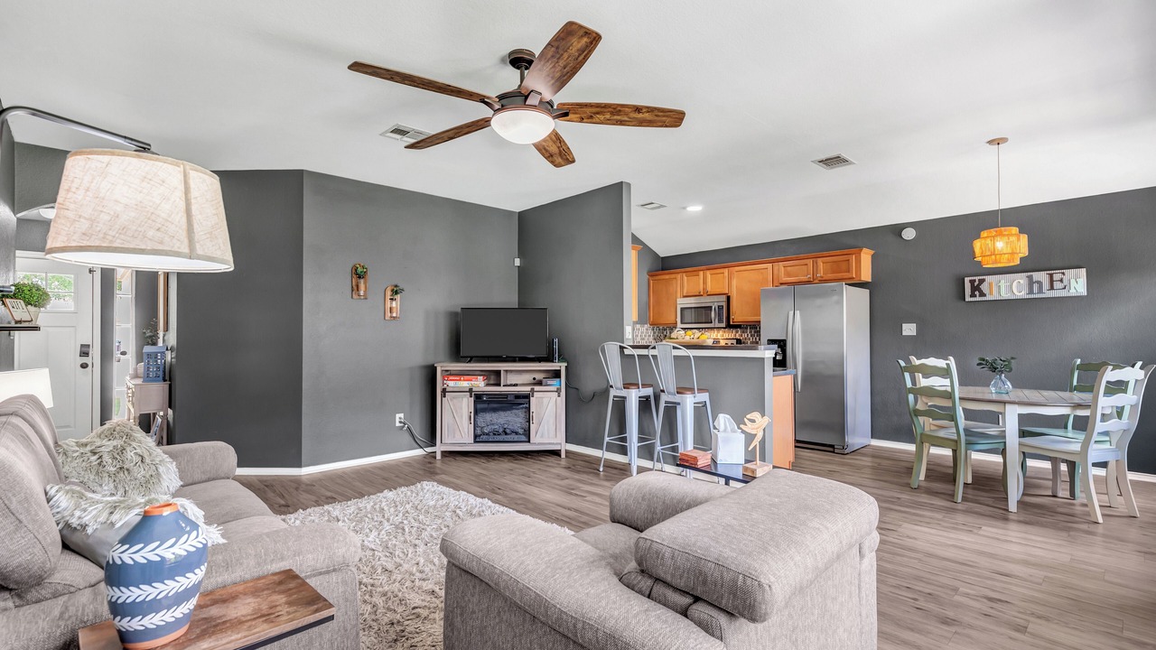 Photo of Livingroom in Taylor