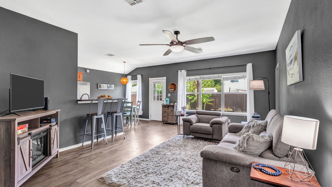 Photo of Livingroom in Taylor