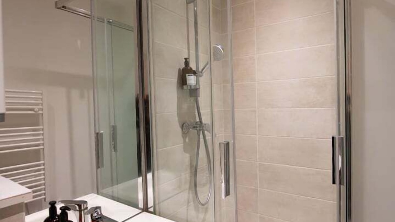 Photo of Bathroom in Griffon - Royale