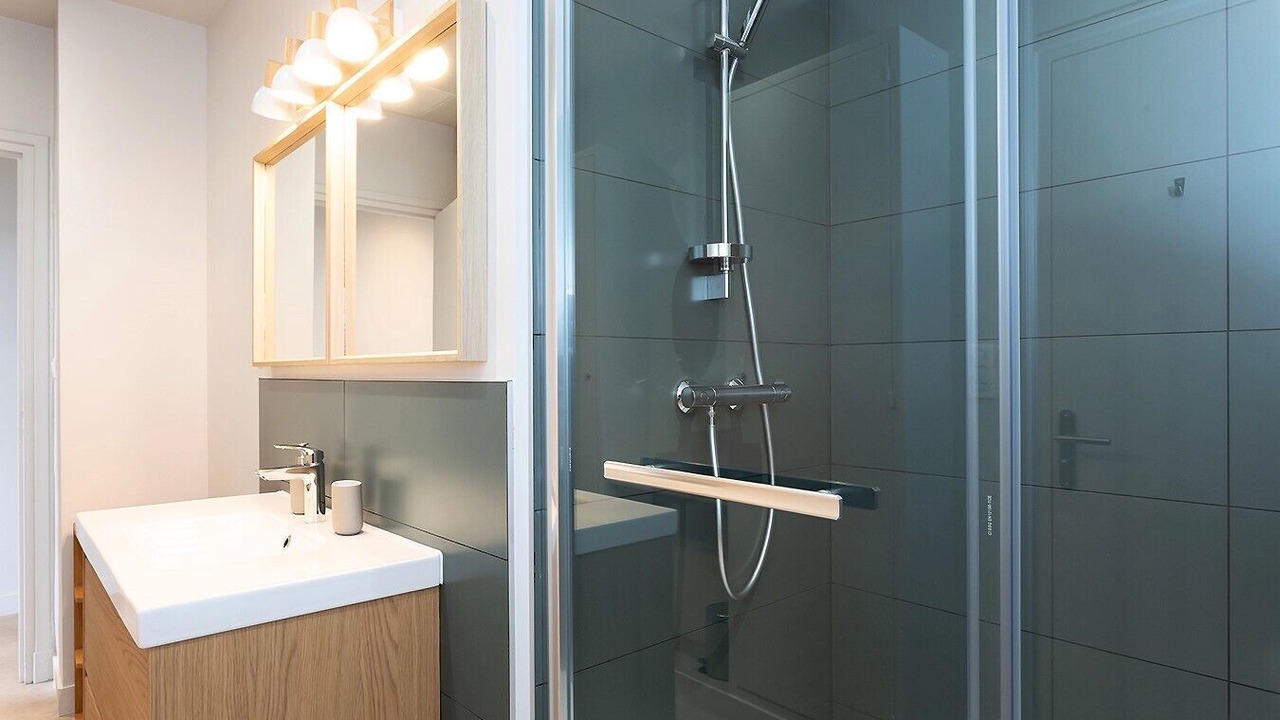 Photo of Bathroom in Tours City Centre