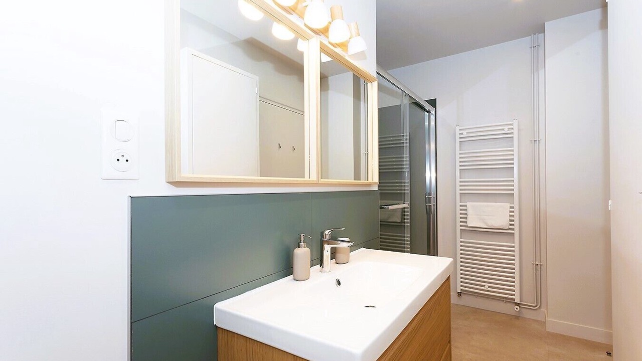 Photo of Bathroom in Tours City Centre