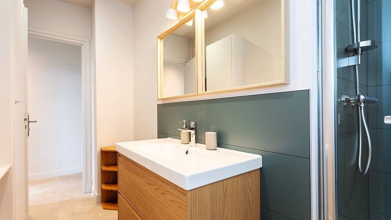 Photo of Bathroom in Tours City Centre