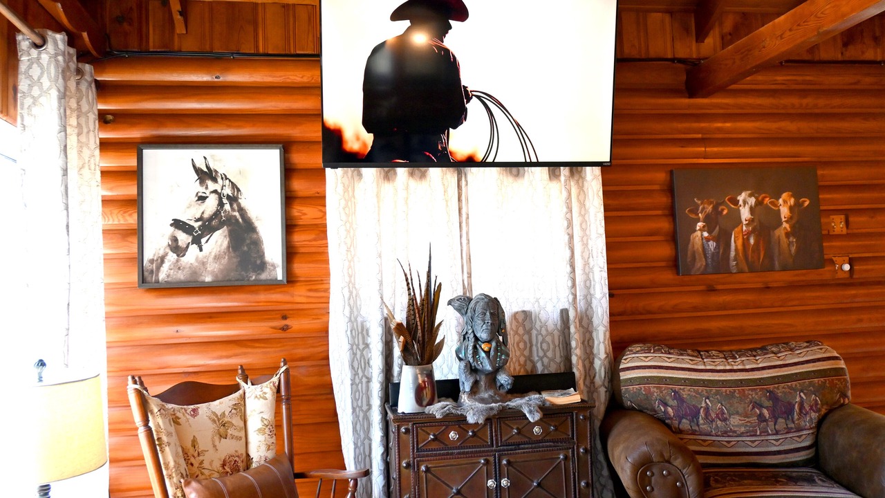 Photo of Livingroom in Fall River