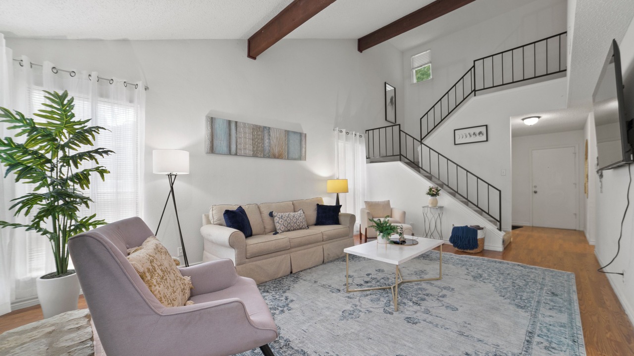 Photo of Livingroom in Pleasant Valley