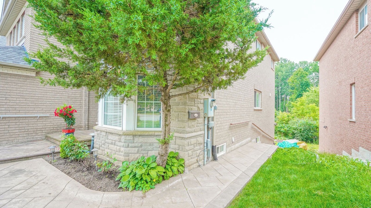 Photo of Outdoor in Richmond Hill