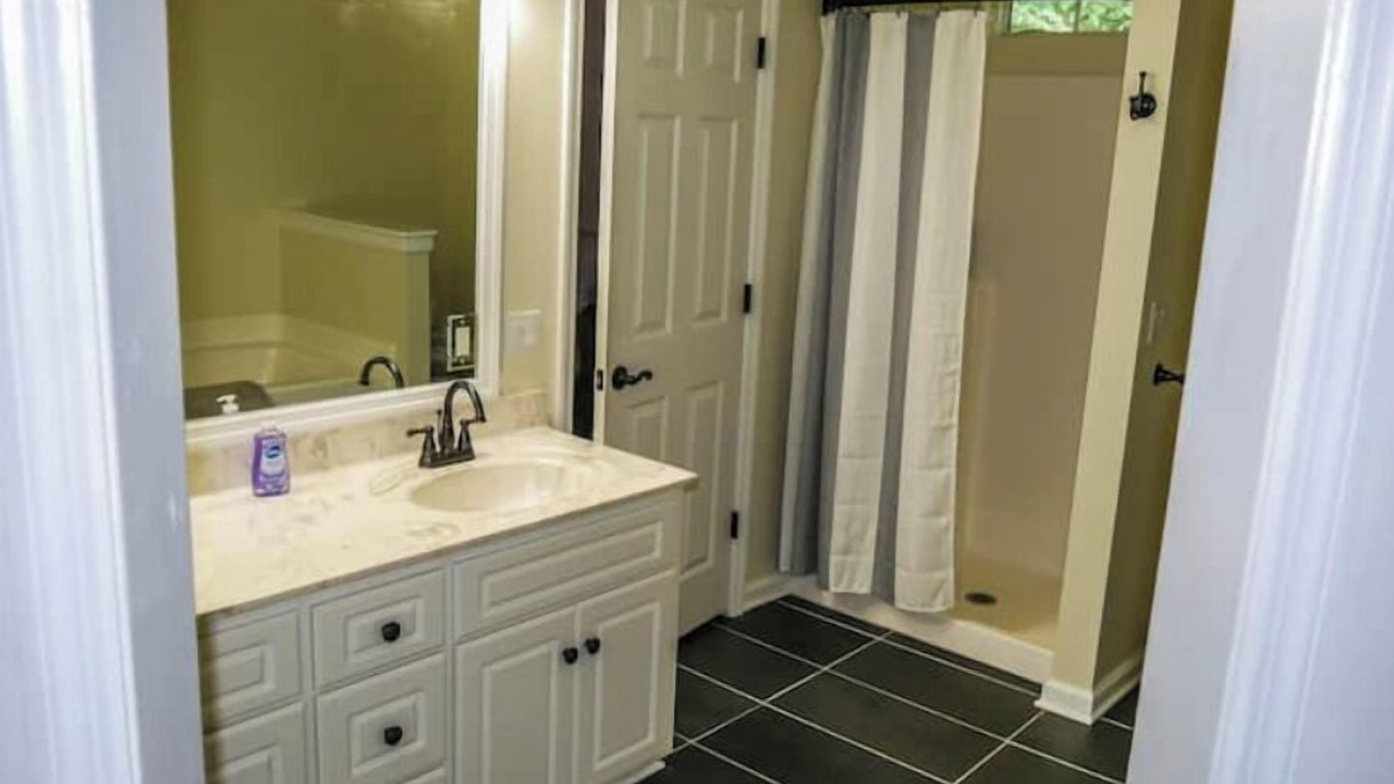 Photo of Bathroom in Seiglers Crossroads