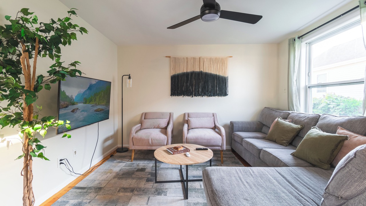 Photo of Livingroom in Revere