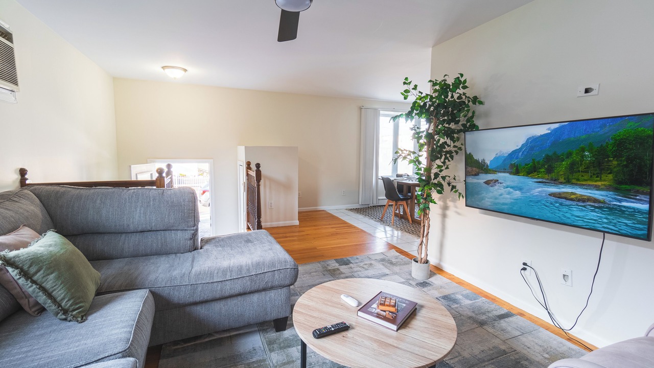 Photo of Livingroom in Revere