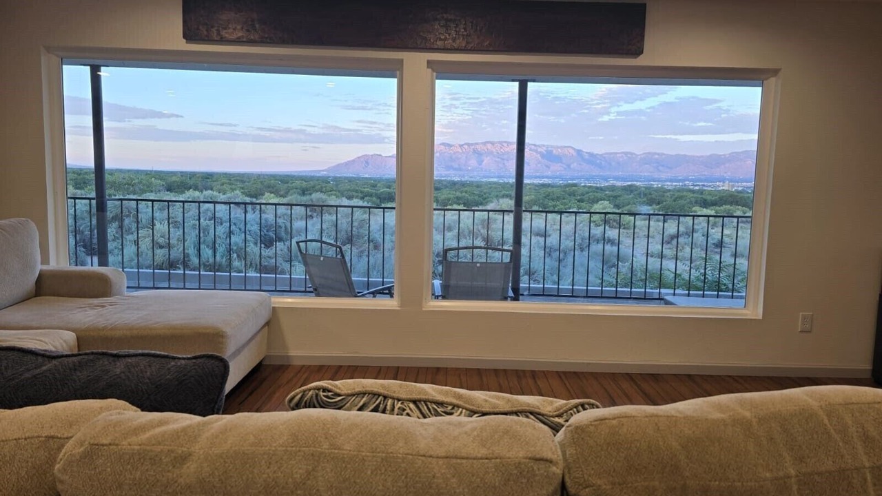 Photo of Livingroom in Pat Hurley
