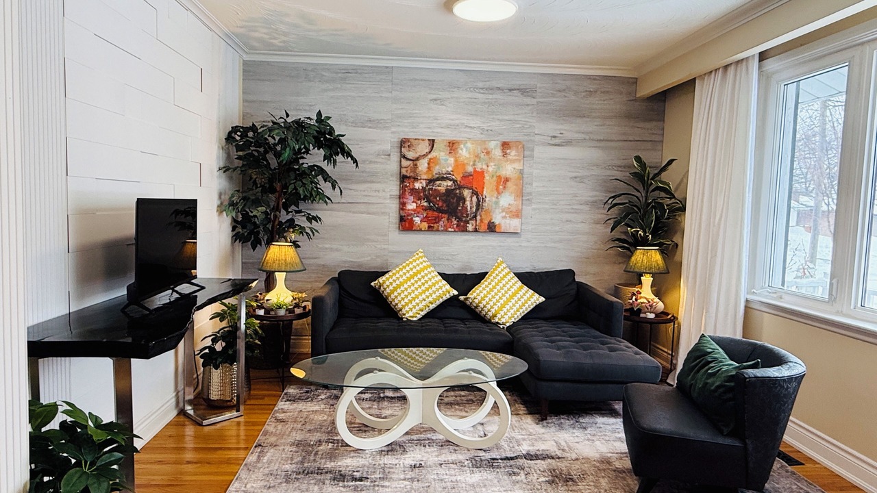 Photo of Livingroom in Woburn