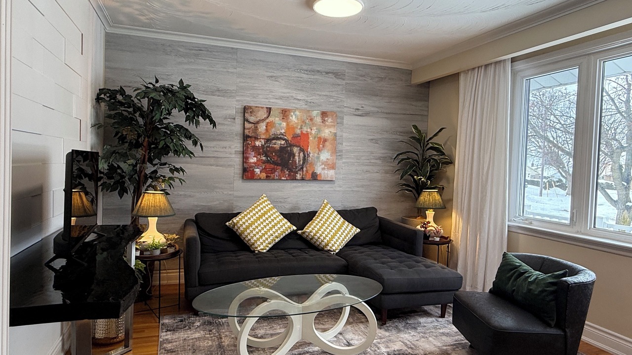 Photo of Livingroom in Woburn
