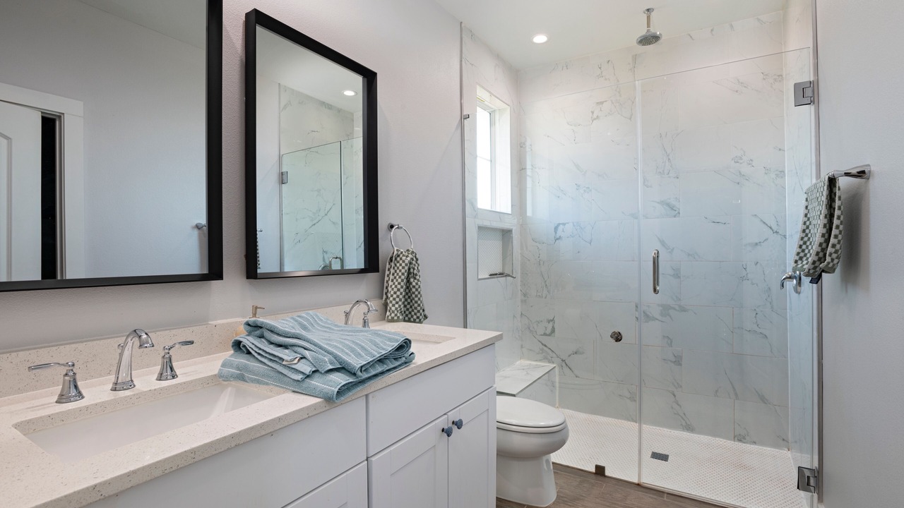 Photo of Bathroom in Del Valle