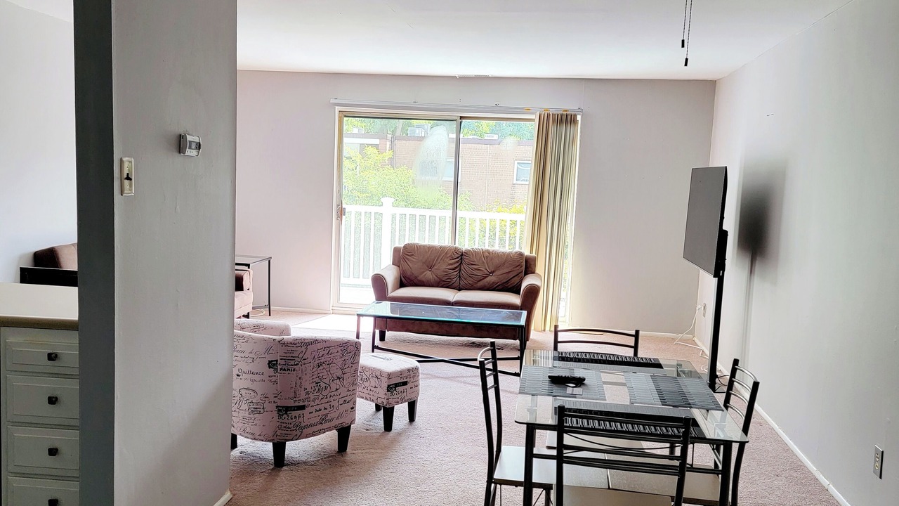 Photo of Livingroom in Elkins Park