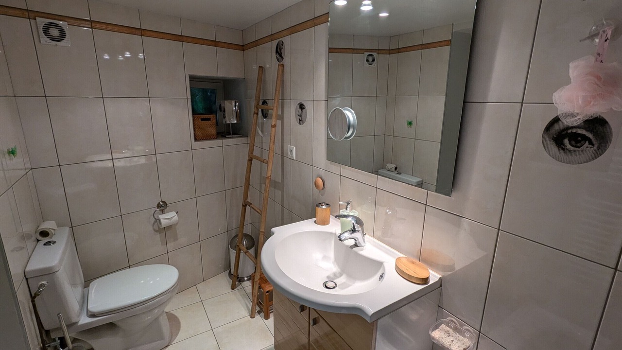 Photo of Bathroom in Yevre-le-Chatel