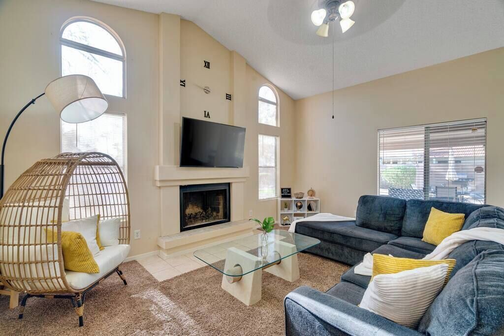 Photo of Livingroom in Horizons West