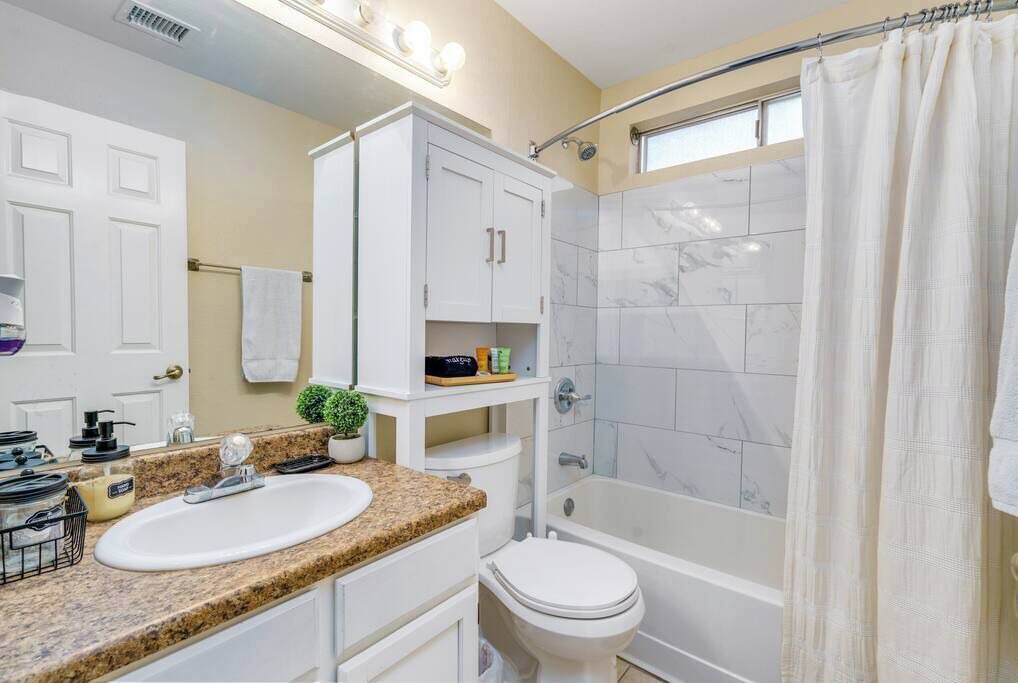 Photo of Bathroom in Horizons West