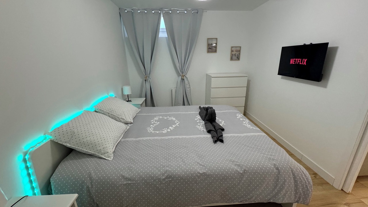 Photo of Bedroom in Saint-Symphorien-d'Ancelles