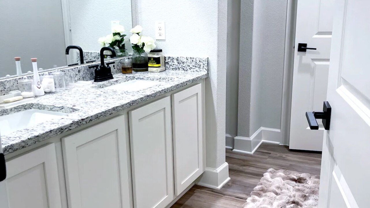 Photo of Bathroom in Anna