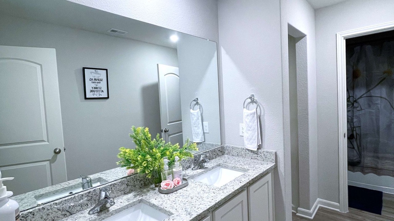 Photo of Bathroom in Anna