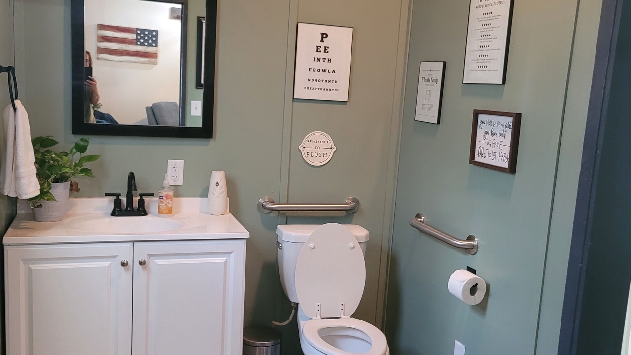 Photo of Bathroom in Lometa