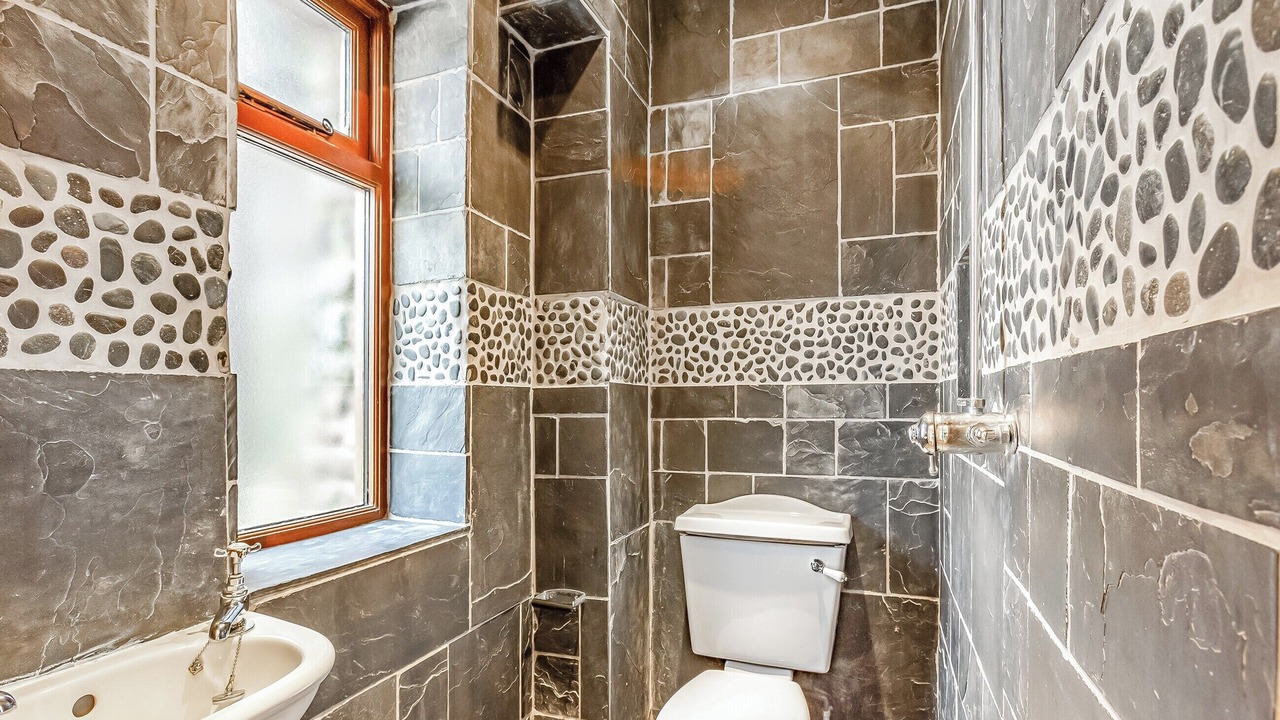 Photo of Bathroom in Clovelly