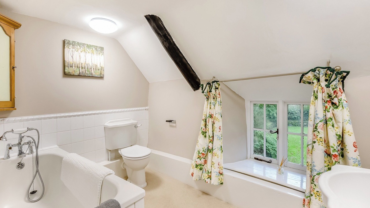 Photo of Bathroom in Clovelly