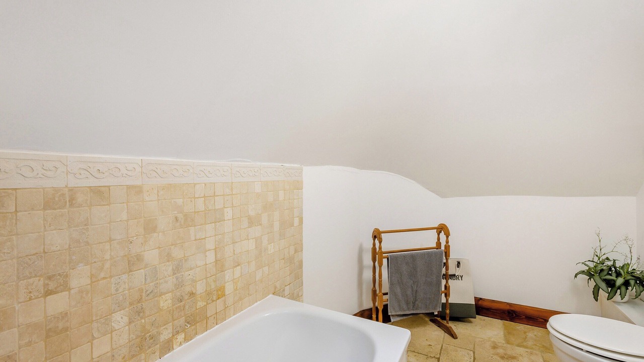 Photo of Bathroom in Clovelly