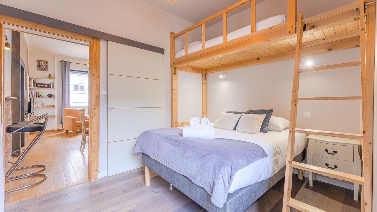Photo of Bedroom in Quai de la Fosse