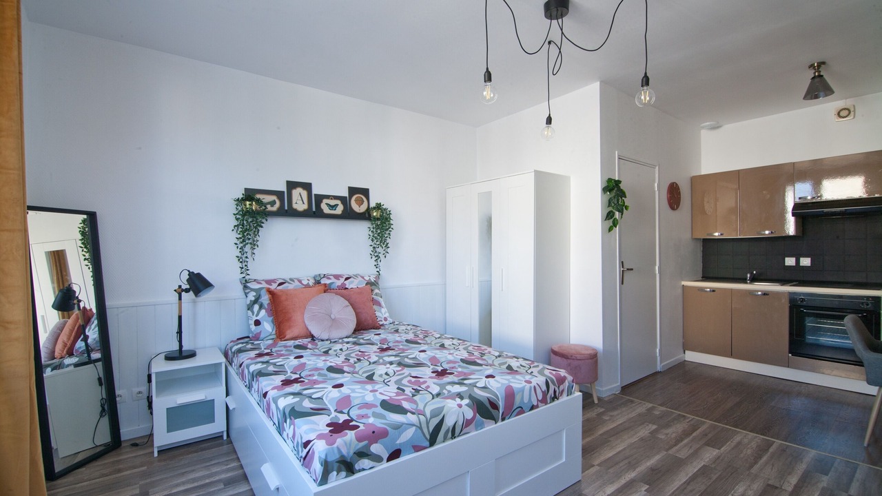 Photo of Bedroom in Saint-Andre-les-Vergers