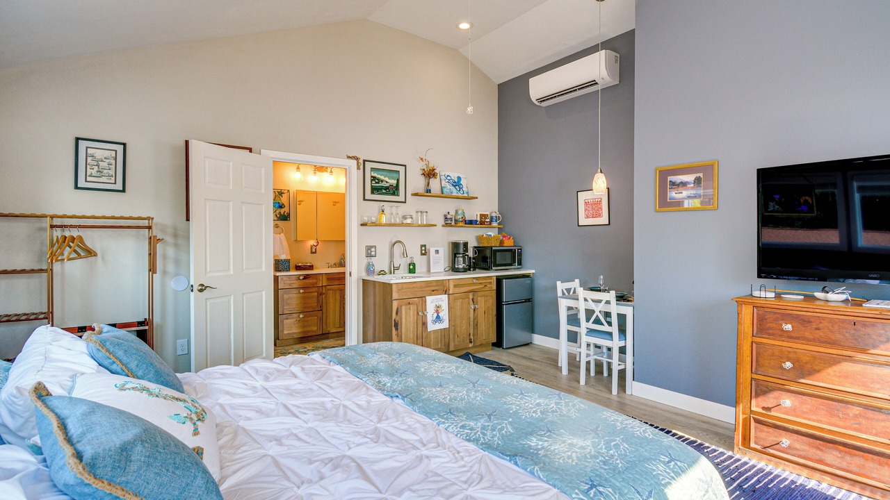 Photo of Others in West Hills