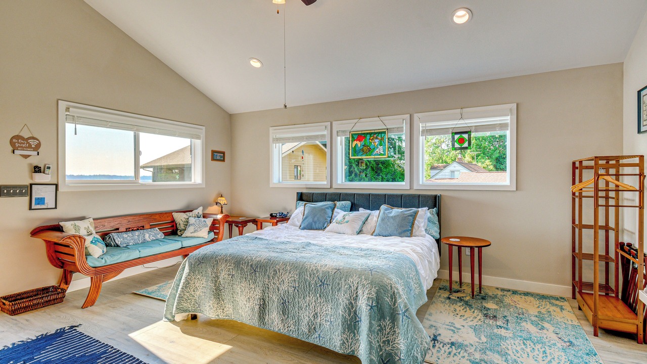 Photo of Bedroom in West Hills