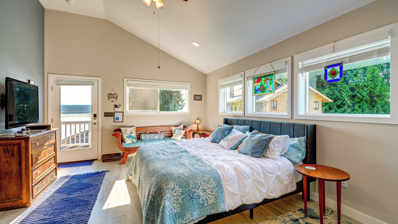 Photo of Bedroom in West Hills