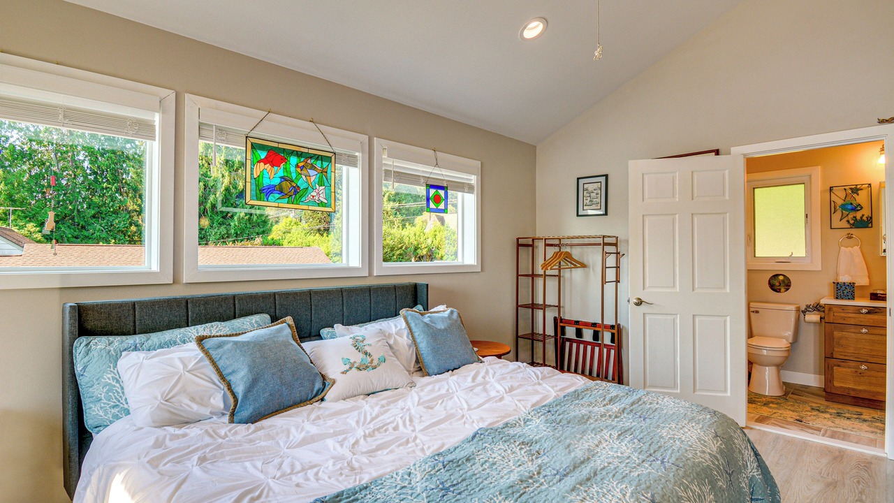 Photo of Bedroom in West Hills