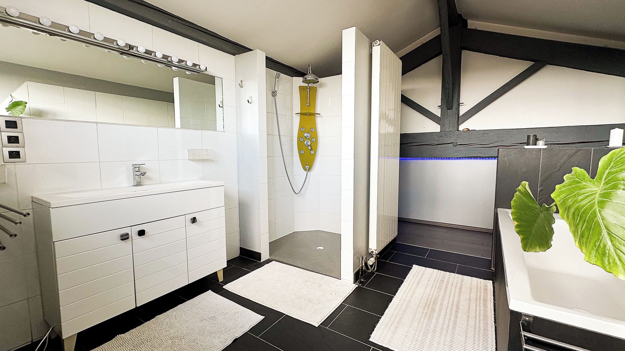 Photo of Bathroom in Charnay-les-Macon