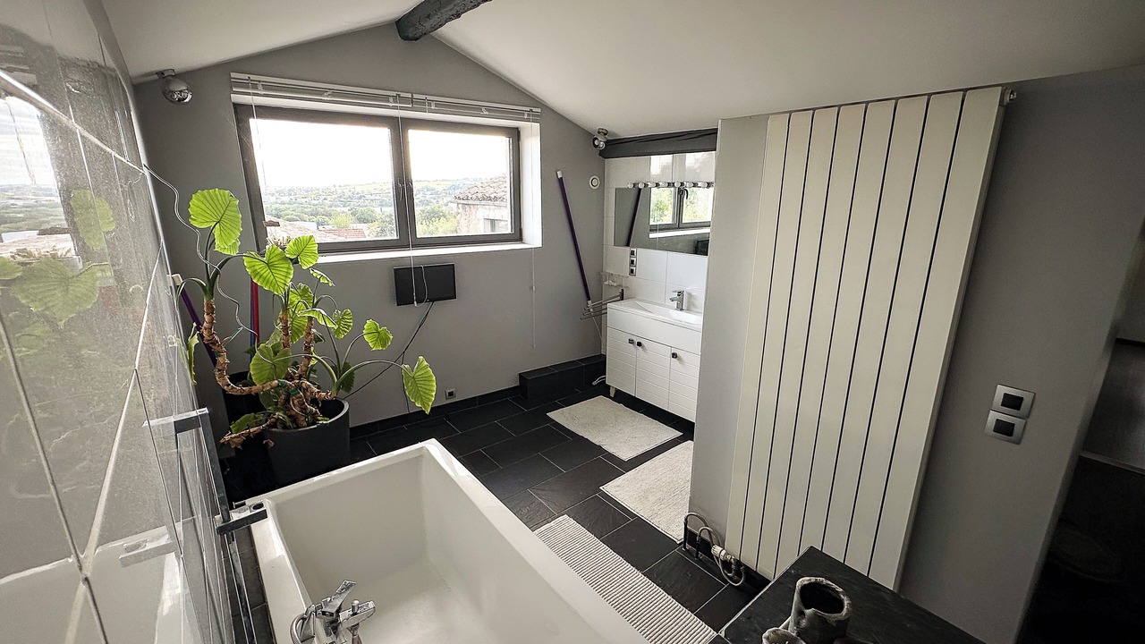 Photo of Bathroom in Charnay-les-Macon