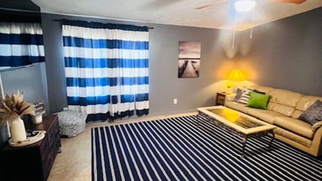 Photo of Livingroom in Redwood