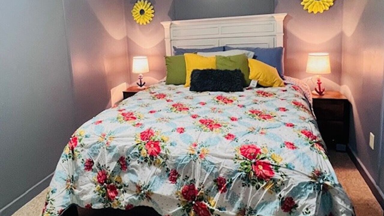 Photo of Bedroom in Redwood