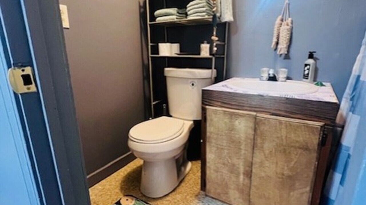 Photo of Bathroom in Redwood
