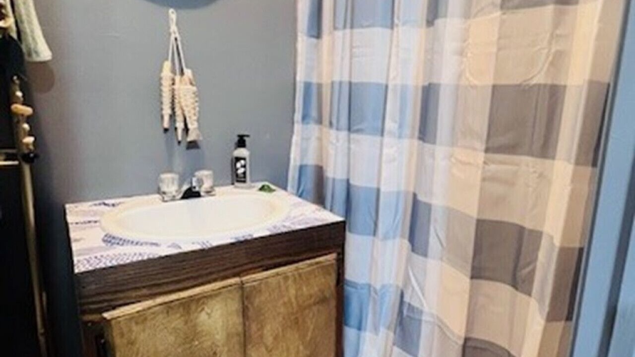 Photo of Bathroom in Redwood