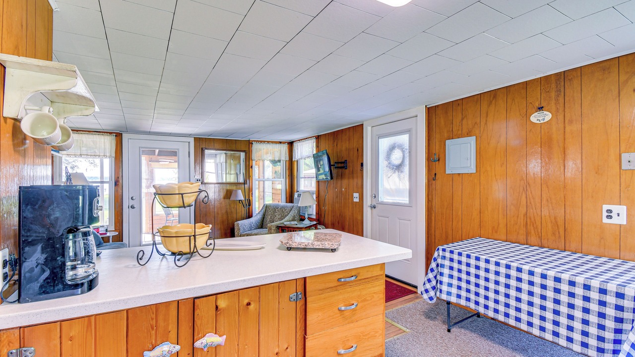 Photo of Others in Cayuga