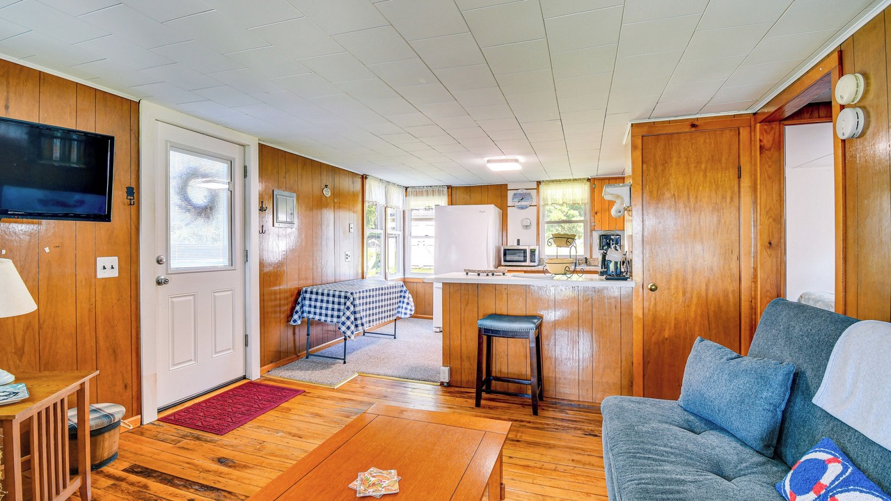 Photo of Livingroom in Cayuga