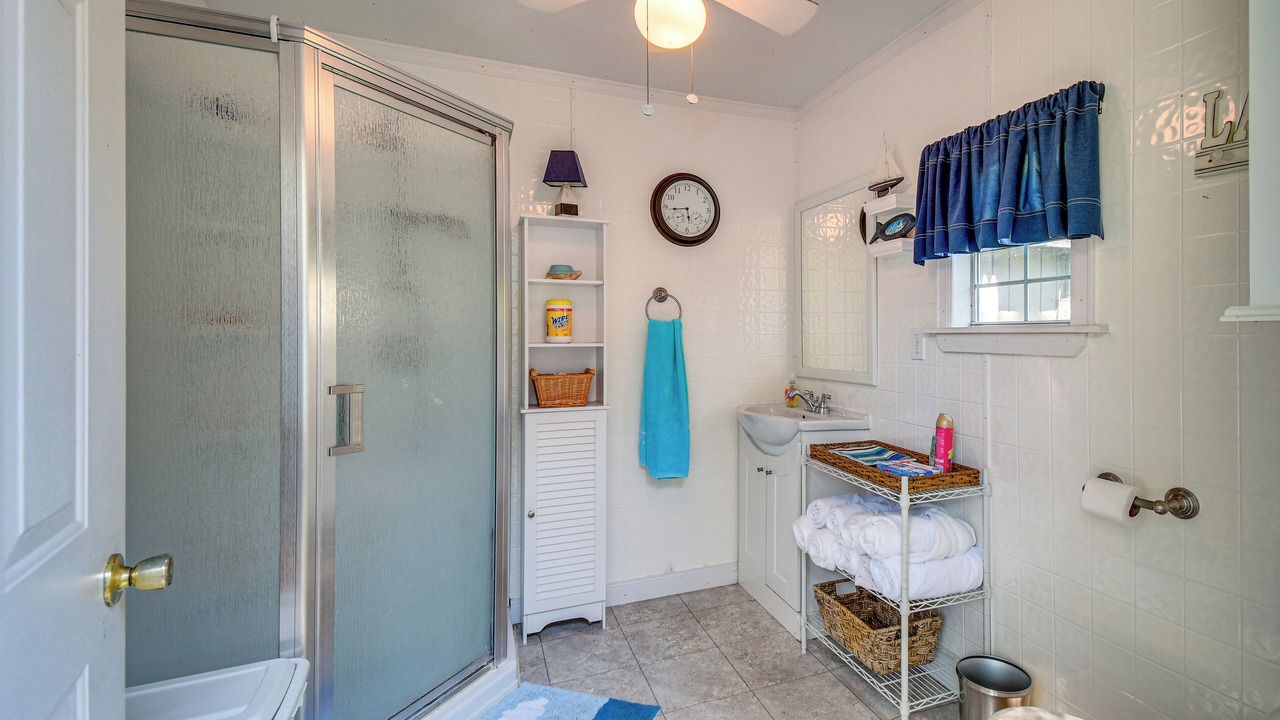 Photo of Bathroom in Cayuga