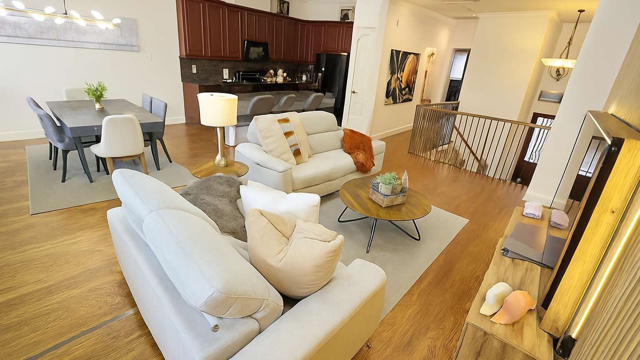 Photo of Livingroom in Woodlake - Briar Meadow