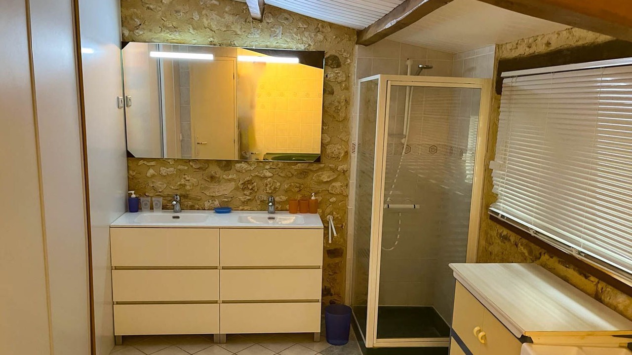 Photo of Bathroom in Cendrieux