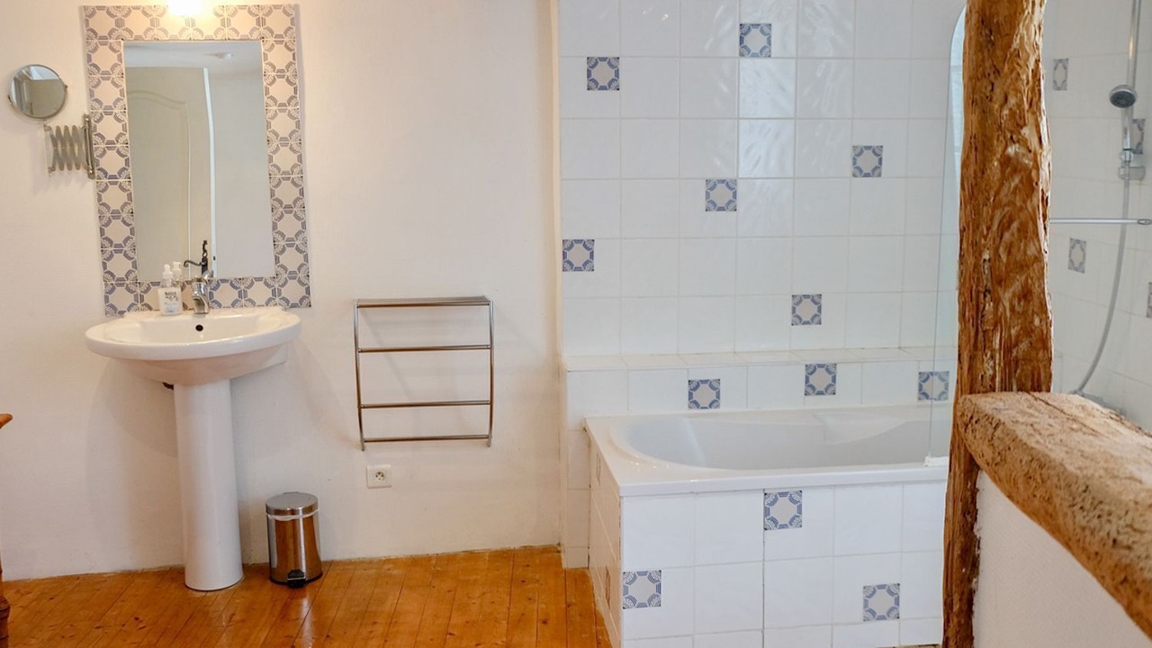 Photo of Bathroom in Saint-Paulet