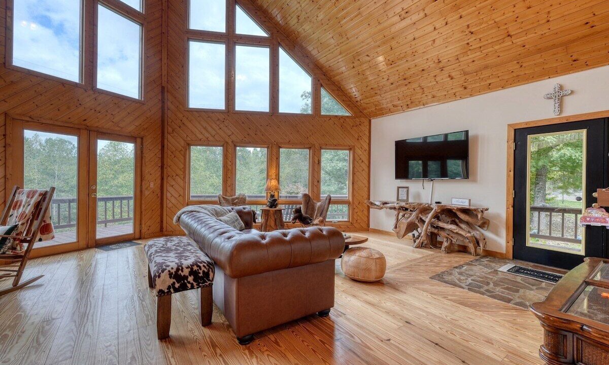 Photo of Livingroom in Young Harris