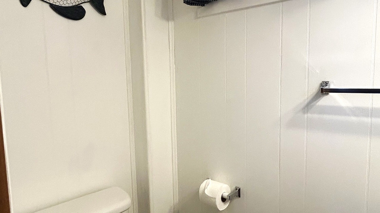 Photo of Bathroom in Dover Beaches North